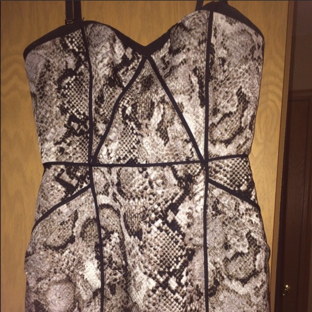 BCBG DRESS - Picture 4 of 6